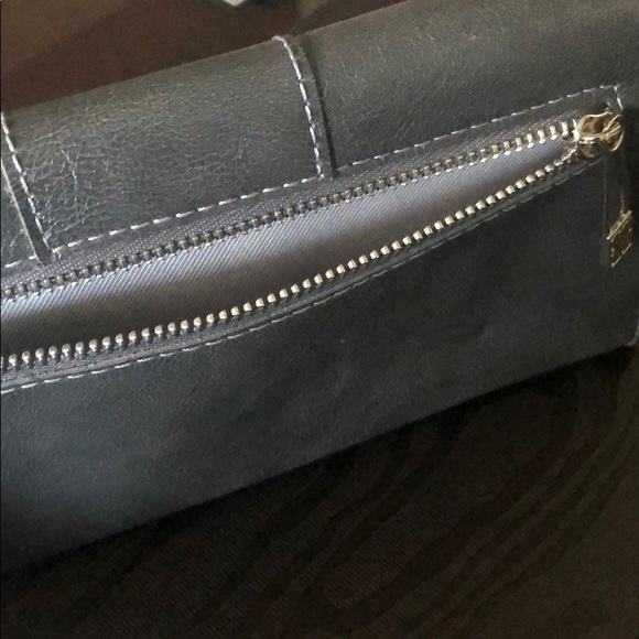 Liz Clairborne wallet - Picture 5 of 6